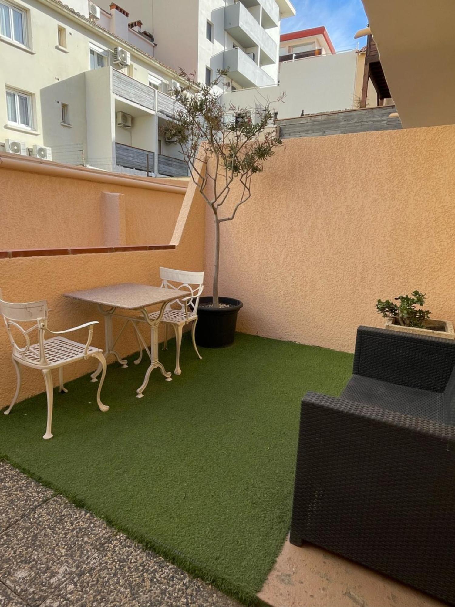 Hotel Saint Georges, Face A La Mer Canet-en-Roussillon Exterior photo