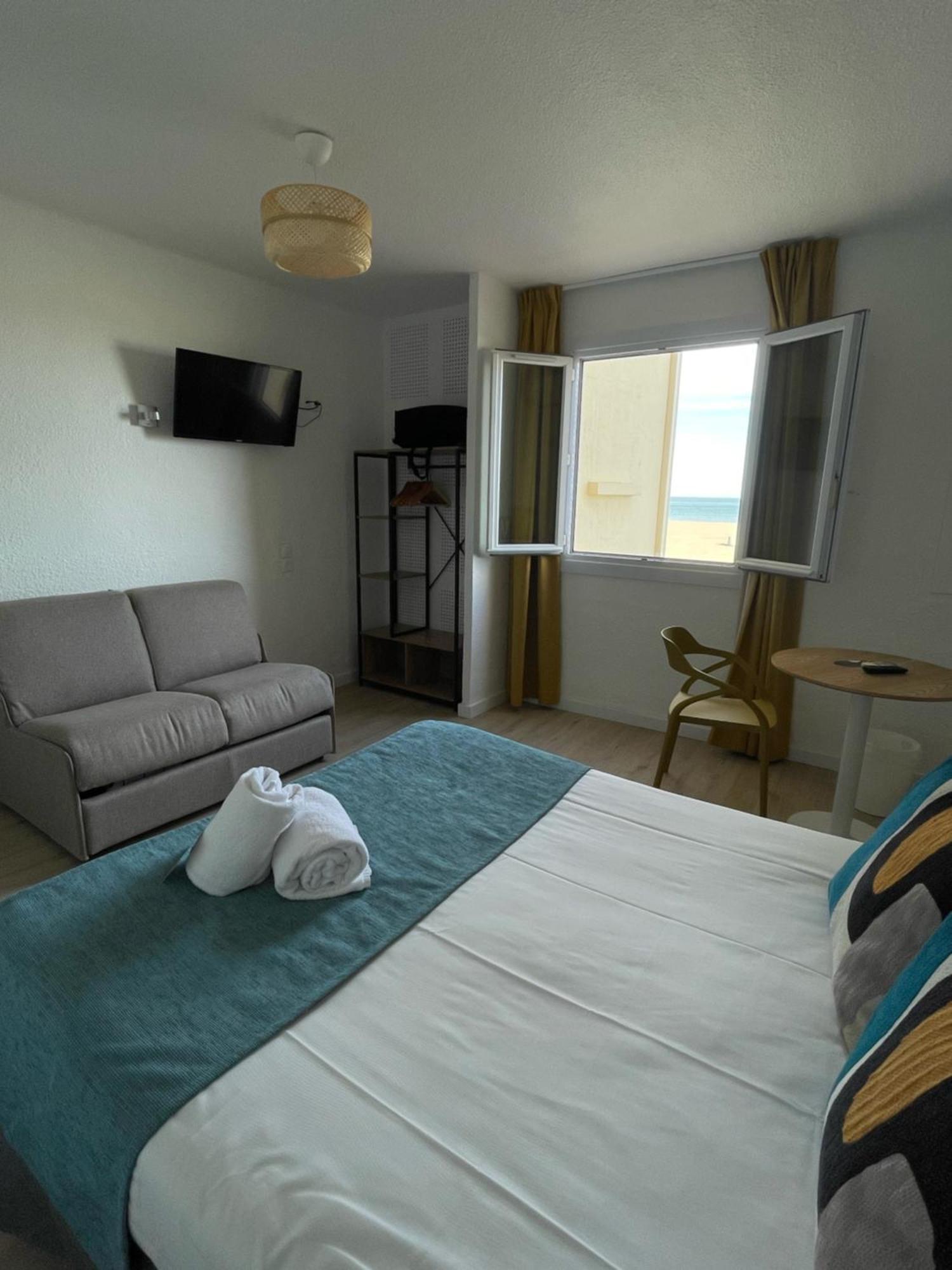 Hotel Saint Georges, Face A La Mer Canet-en-Roussillon Exterior photo