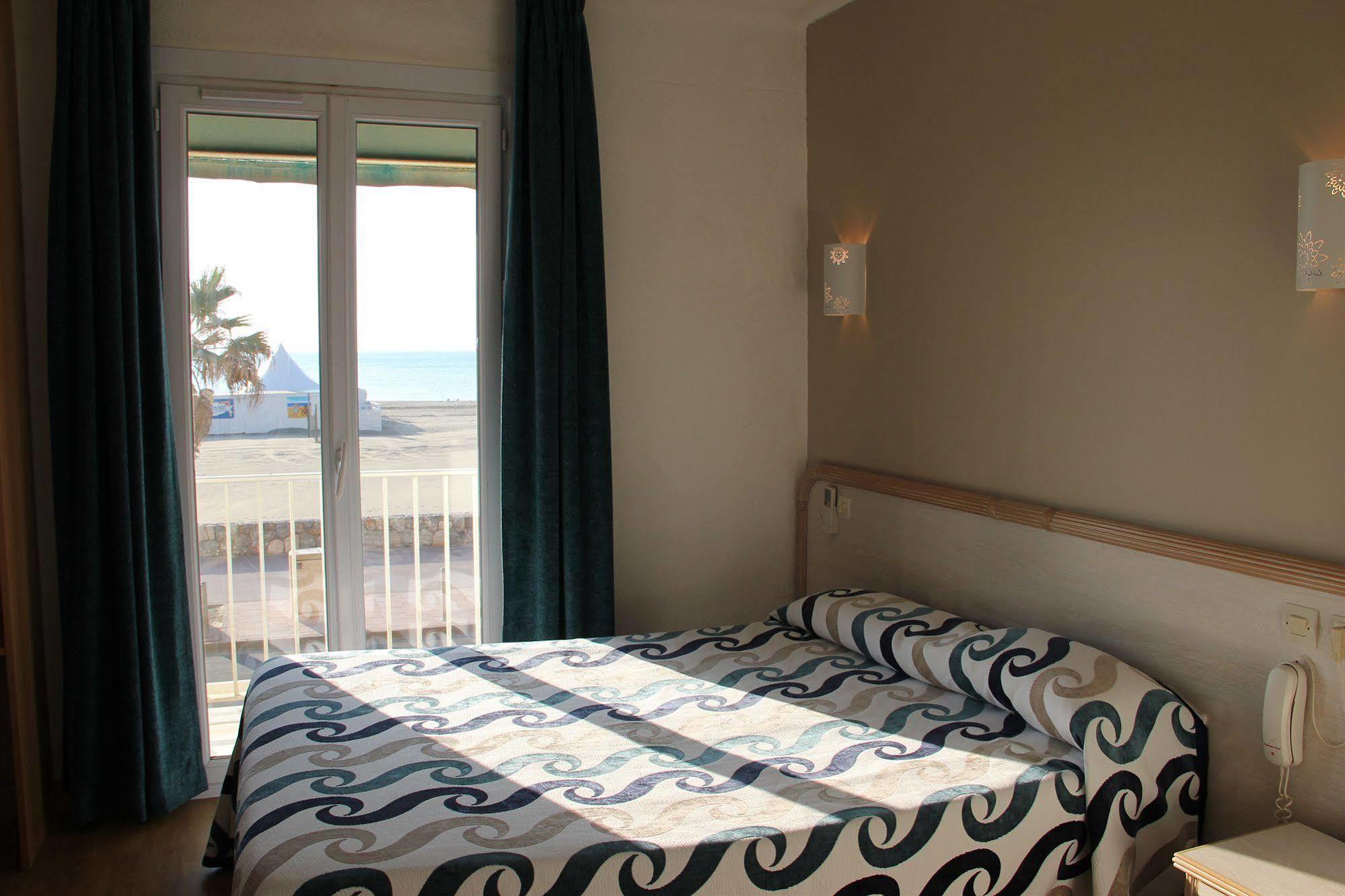 Hotel Saint Georges, Face A La Mer Canet-en-Roussillon Exterior photo